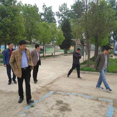 白河中心校领导莅临李营小学督导期中考试工作