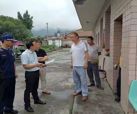 汉阴县常务副县长罗国才检查消防安全工作