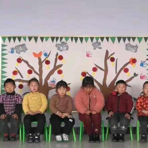 迎元旦，庆新年—高都中心幼儿园小班喜迎元旦