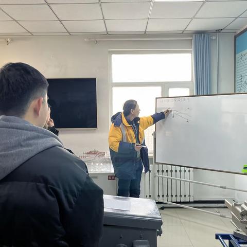 2月25日长春信号车间按车间制定培训计划组织职工培训。