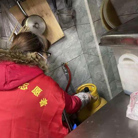 茶亭街道广安社区开展元宵节前消防检查活动