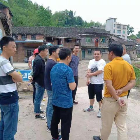 县交通局组织溪安线公路建设项目初验