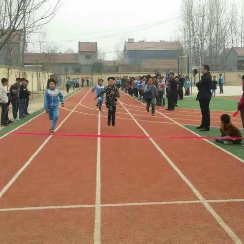 大集镇教委举行县级运动会选拔赛