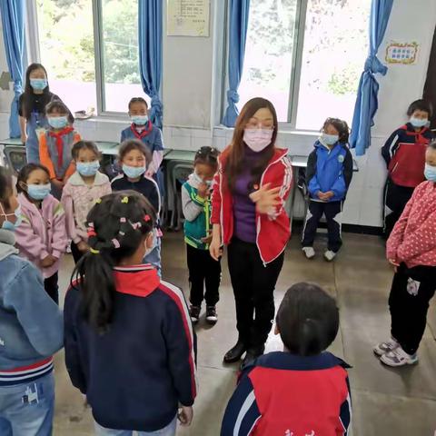 爱自心中生   心以爱作魂