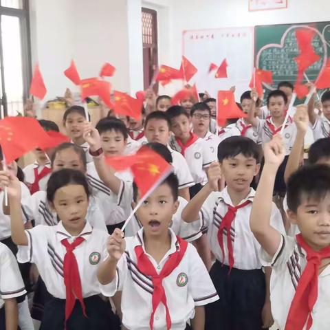 传承红色基因     弘扬红色精神——港宁小学开展“将《红色传奇》进行到底”系列活动