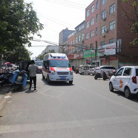 是谁？让院长书记在大门口迎接？是他们→凯旋归来的援许核酸检测人员！