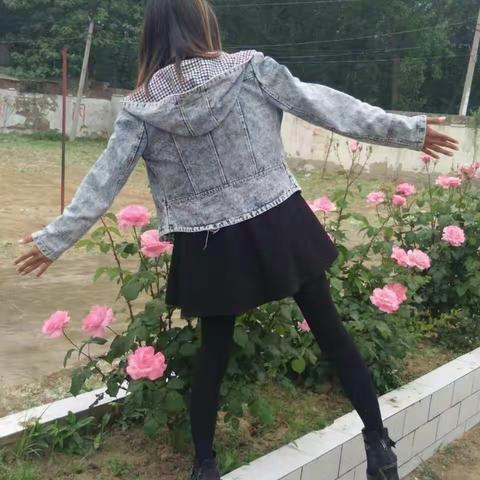 校园中的花仙子
