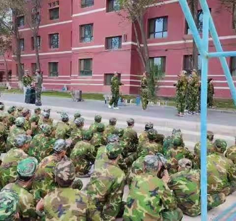 开学前∵高一（13）班的军训生活