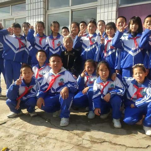 九九重阳节 浓浓敬老情