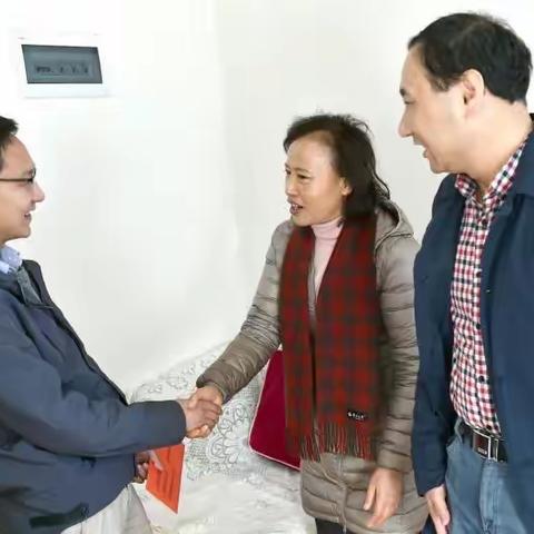 云南省国资委领导慰问昆钢困难职工