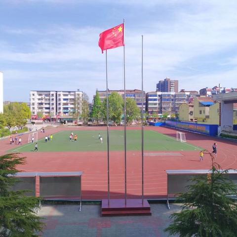 同课异构展风采 主题学习促成长——洪湖市实验小学六年级组“语文主题学习”同课异构研讨活动