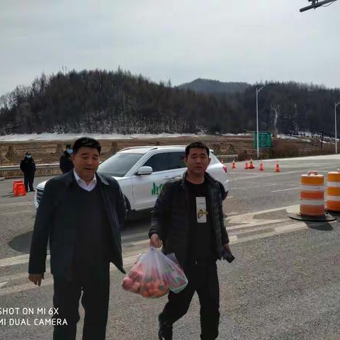 “三八”国际劳动妇女节 县交通事业服务中心女职工坚守防疫一线