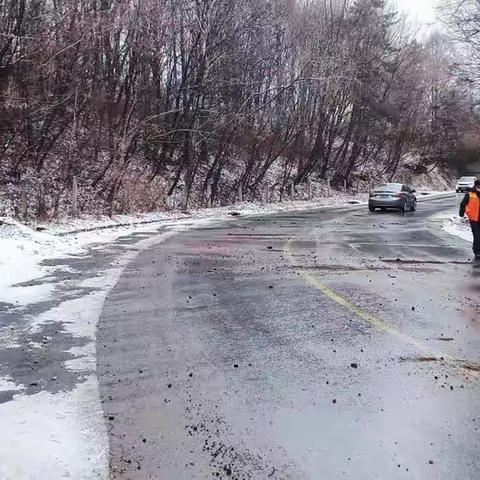 县交通运输发展服务中心极端天气除雪防滑保畅通