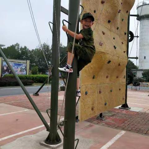 一二班刘思宇参加迷彩了我的夏令营