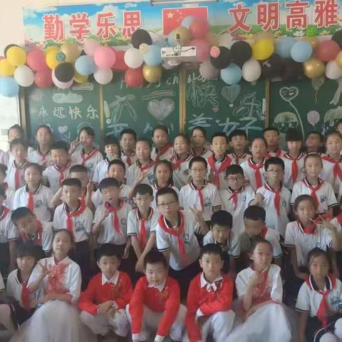 庙湾小学四（7）六一活动