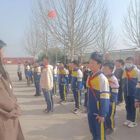 防震常演练，安全永相伴 ——杜堡小学开展防震演练活动