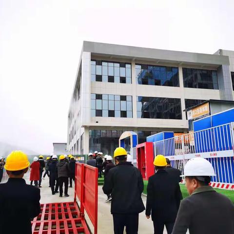 全县建筑施工管理现场会在县产业园区召开