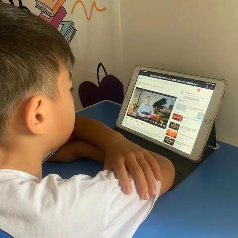 【新会师生 同心抗疫】会城城南小学“我看——感动中国十大人物”