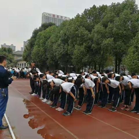 襄阳五中高一27班军训掠影【2】——军训教师节日篇