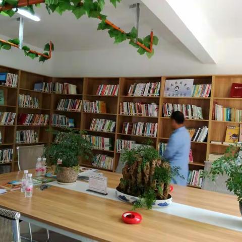 姚安县图书馆到姚安乐养中心建设流动图书室（副本）