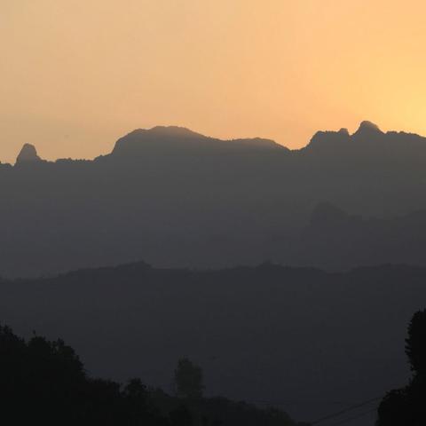 【三行诗.每日一诗】卓资印象  之五 卧佛山·三行诗