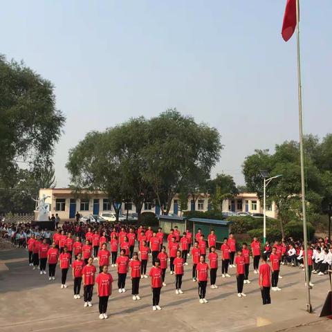 连福一中举行“迎国庆，贺华诞”队列队形广播操比赛