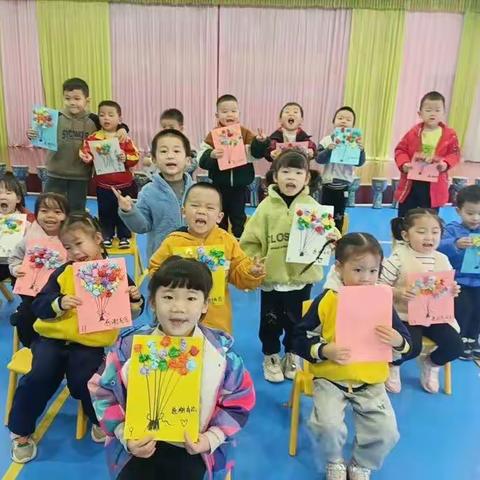 “心怀感恩 遇见美好”未来贝星幼儿园诺贝尔二班感恩节主题活动掠影