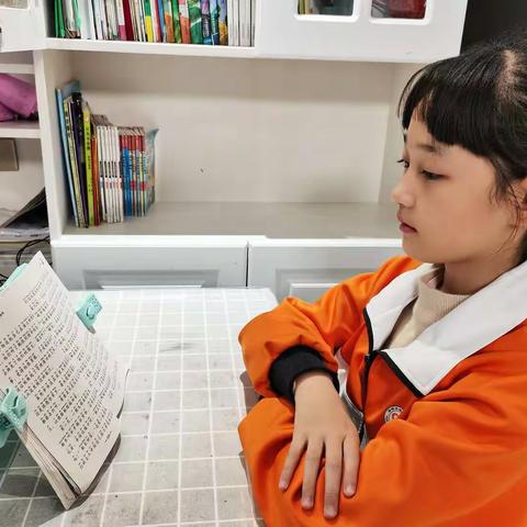 让读书成为习惯，让书香飘溢生活
