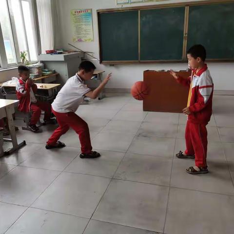 “快乐六一，多彩童年”西金小学二年级一班六一儿童节主题活动