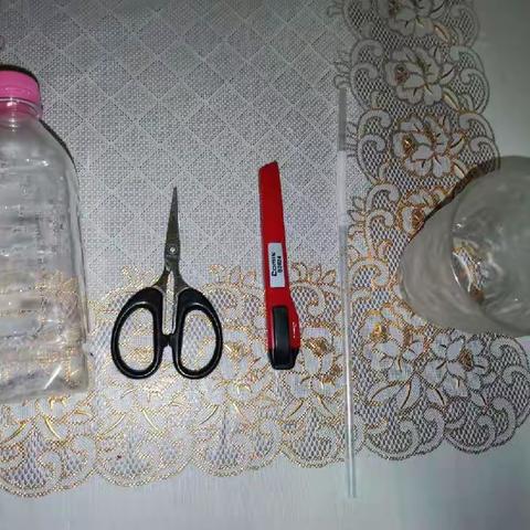 科技小创作－附中340班张小瑶 自制饮水机