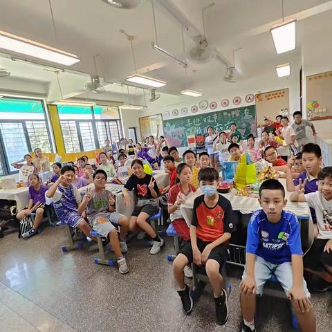 迎双节  共博饼——明义中队“喜迎双节 情暖六六”主题活动