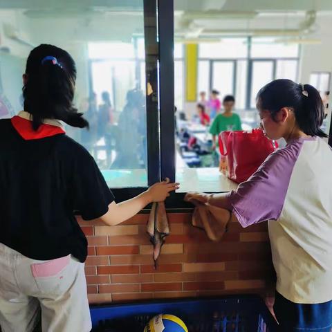 弘扬劳动精神  争做新时代好少年——2018级6班劳动日活动
