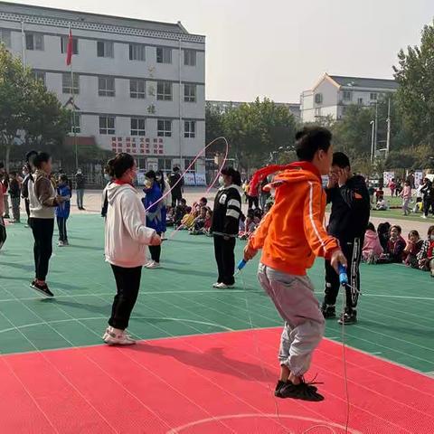 “喜迎二十大·绳舞齐飞扬” ——保定市中华路小学秋季系列运动比赛之跳绳比赛