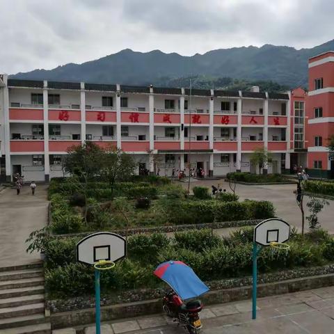 二零一七年秋期石笋小学地震防灾减灾演练活动