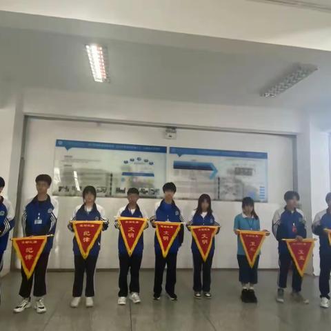 信息系第十二周流动红旗评比