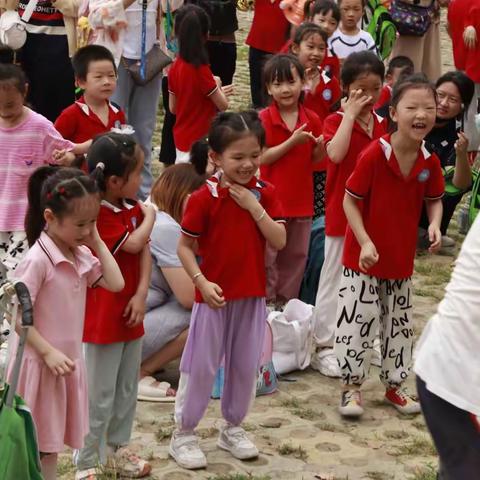 俊杰，八一幼儿园快乐摘桃行！