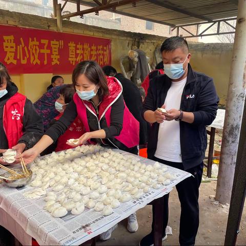 九九重阳节，殷殷统战情--辛安镇镇孟郭庄村开展“爱心饺子宴”、义务理发和宗教法规政策宣传活动