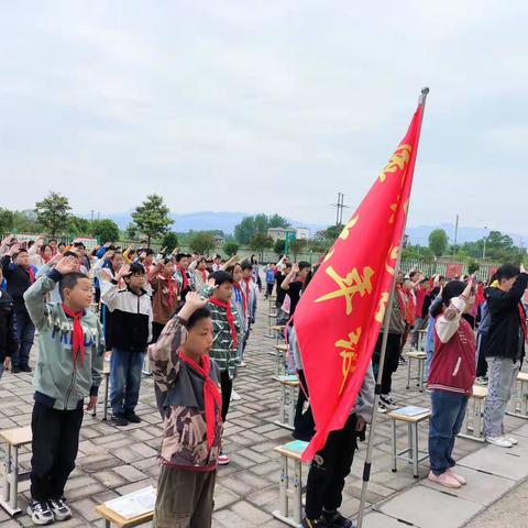 “表彰激发潜力，榜样引领成长”—产业集聚区金果园小学期中学情调研表彰大会