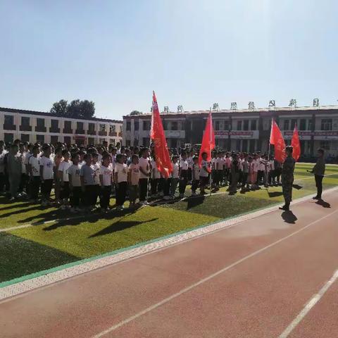 勤练今日，奋飞明天；百炼成钢，梦想启航——梁村中学六年级军训及国防教育之旅