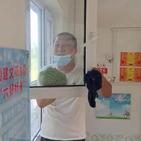 “新学期新气象”–吴忠市利通区金积中心学校一年级（6）班开学卫生大扫除