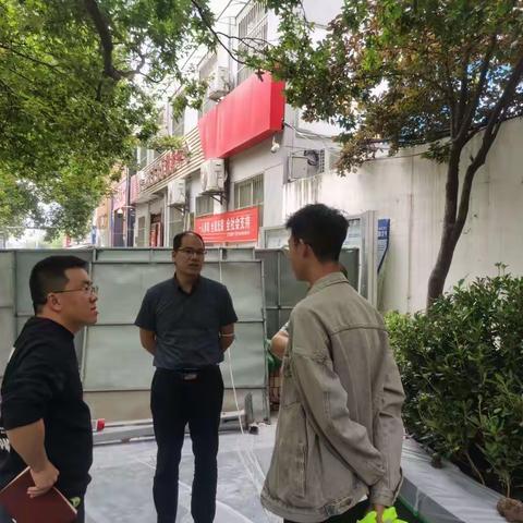 莲湖区城管局高标准开展绿化养护工作