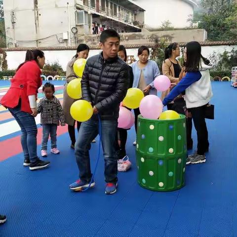 乡宁县直幼儿园小一班秋季运动会第六项家庭练习风采展示