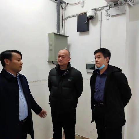 市公安局经文保支队崔晓波一行来合督导检查金融机构安全保卫工作