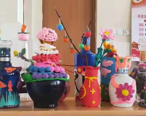 辛山幼儿园中二班手工制作活动——创意花瓶