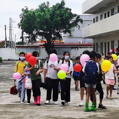 陆丰市博美镇鳌峰小学“庆六一”游园活动