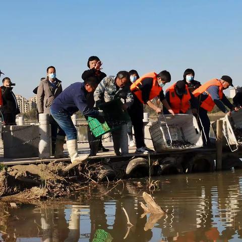 灞桥公证服务增殖放流     助力生态文明建设