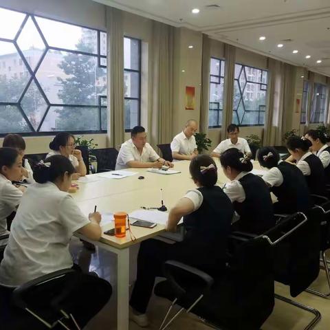 正视差距，凝聚合力，迎头赶上-韩城农商银行营业部召开6月份经营分析例会