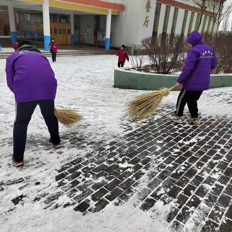 风雪立高志 劳动苦筋骨—鄂托克旗棋盘井中学264班值周纪实