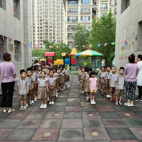 【初探小学，礼遇成长】小灵童幼儿园参观小学活动