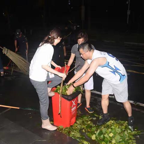 同心并力御台风 后勤保障不松懈